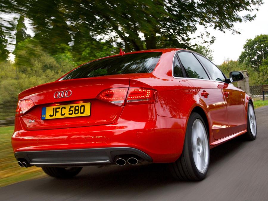  Audi S4 Sedan (B8, 8K) 2009 года  (UK) (фото 2 из 4)
